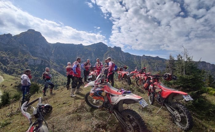 RimAdventures  bietet Enduro-Touren und Trainings in Georgien für jedes Level – von Schnuppertouren bis zu 10-tägigen Abenteuern durch drei Klimazonen.