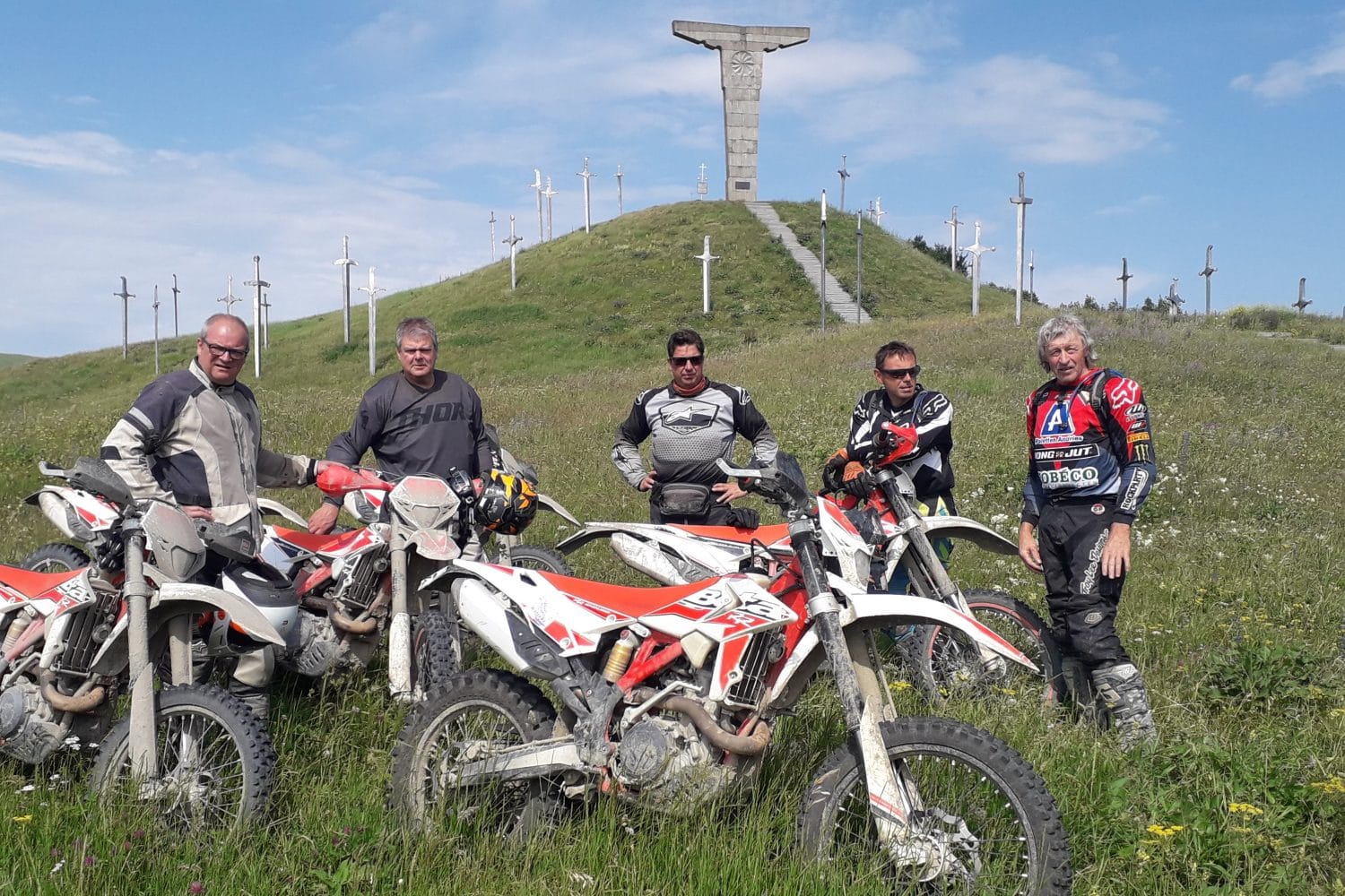 new 6 Enduro Touren, Enduro Wandern, Hard Enduro Tour, Geführte Enduro Touren, Enduro Touren Europa, Enduro Tour Georgien, Enduro Hiking, Enduro Training, Enduro für Anfänger, Motocross Tour, Enduro Abenteuer, Enduro Tours, Enduro Offroad, Enduro Reisen, Enduro Challenge, Enduro Expedition